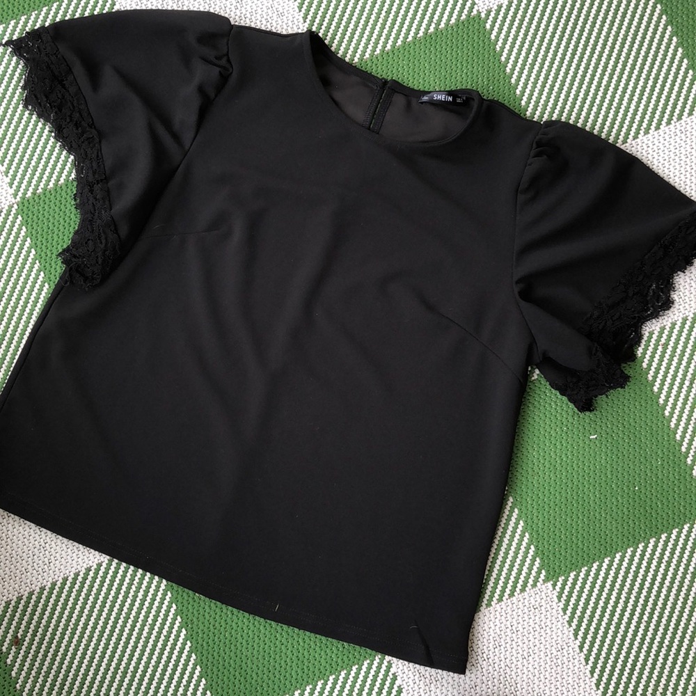 Shein eyelash lace trim sleeve black blouse size large.